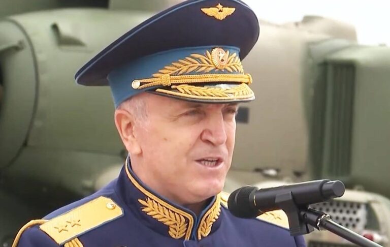 Повідомлено підозру генералу РФ, що наказав бомбити театр в Маріуполі