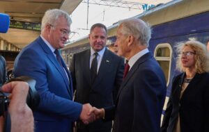 Прем’єр-міністр Норвегії прибув у Київ