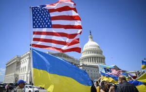 Рекордно мала кількість українців схвалює дії США
