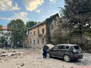 Росіяни вдарили по Львову, є пошкодження та постраждалі