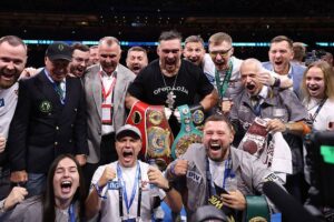 Новини спорту - Шевадзуцький прокоментував тріумф Усика в бою з Дюбуа