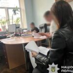 Судитимуть нотаріуса, яка з-за кордону через подругу вела бізнес в Україні