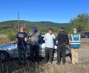 Священник УПЦ планував провезти ухилянта під рясою