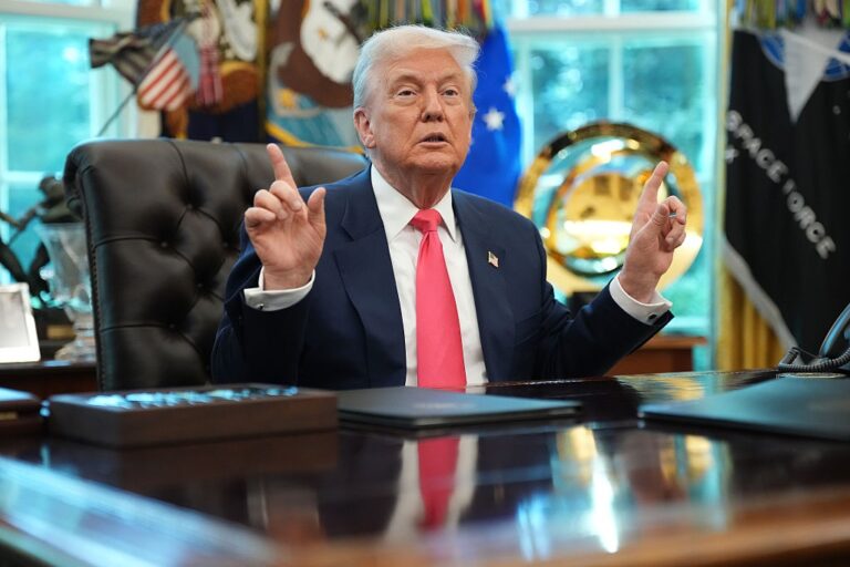 Трамп планує заборонити голосування поштою в США