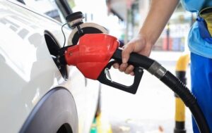 Ціни на бензину у Росії б’ють рекорди другий день поспіль