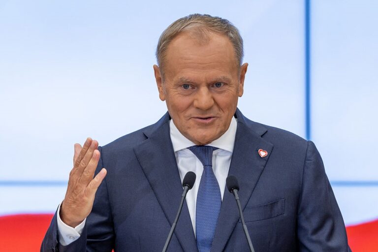 Туск нагадав про перемогу над більшовиками у день саміту на Алясці