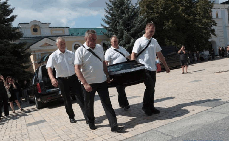 У Києві попрощалися із закатованою у полоні РФ українською журналісткою