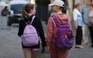 Уряд визначив дати початку та закінчення шкільного навчального року