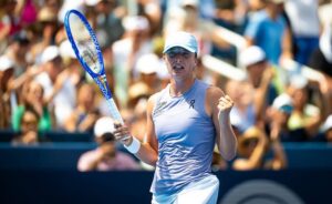 Відома друга учасниця: Підсумковий турнір WTA 2025 відкритий для Свьонтек