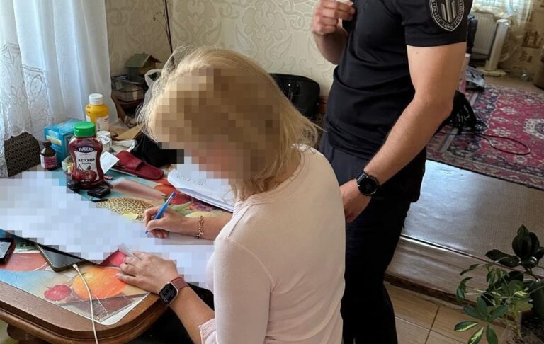 Військова з Полтавщини замість служби відвідувала закордонні курорти – ДБР
