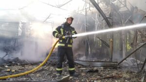 Внаслідок удару по об’єкту цивільної інфраструктури на Сумщині загинув чоловік