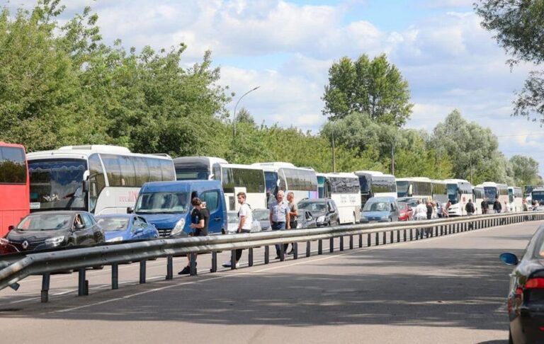 Білоруси масово побігли в Польшу на тлі закриття кордону