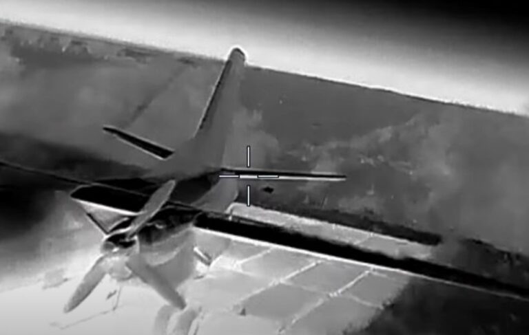 Бійці ГУР спалили два літаки Ан-26 в Криму