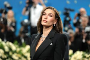 Гейлі Бібер опинилася під шквалом критики через російську модель
