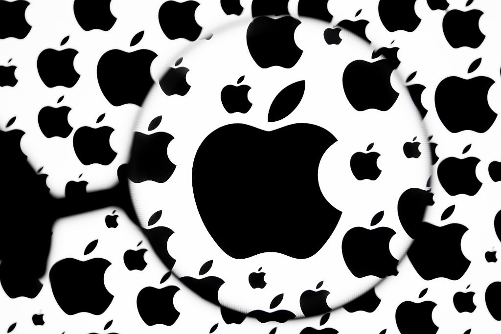 Технології - iPhone 17 і тонка модель. Презентації Apple