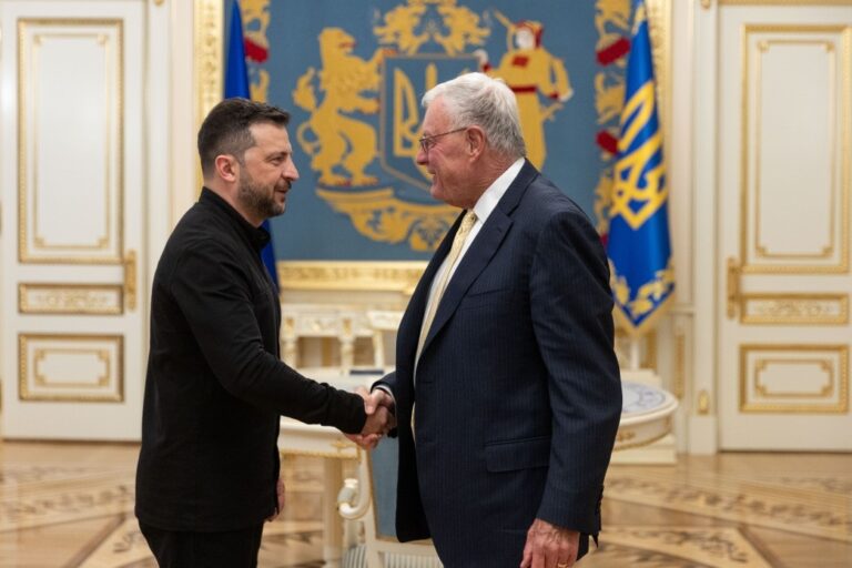 Келлог у Києві. Нові санкції проти РФ