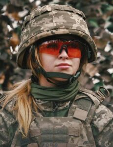 Контракт 18-24 вперше підписали дівчата