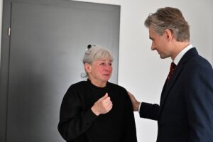 Лукашенко звільнив понад 50 політв’язнів