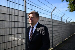 Підозра в шпигунстві: Берлін зняв депутатську недоторканість з політика АдН
