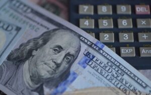 США вперше за дев’ять місяців знизили ключову ставку
