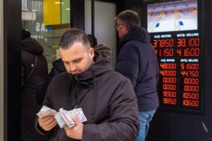 Турецька ліра вперше в історії стала дешевшою за українську гривню