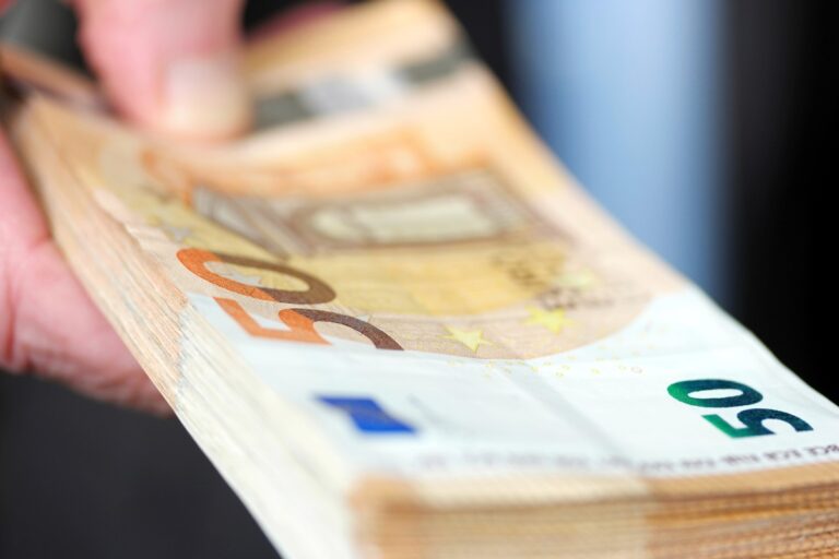 Україна вперше поверне з-за кордону кошти, вкрадені внаслідок корупції