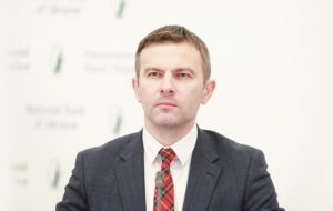 Новини України - В НБУ пояснили падіння курсу долара до гривні