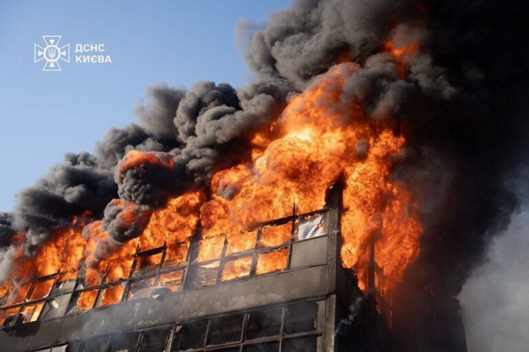 Вибухи на Київщині: реакція влади, зміни руху в УЗ