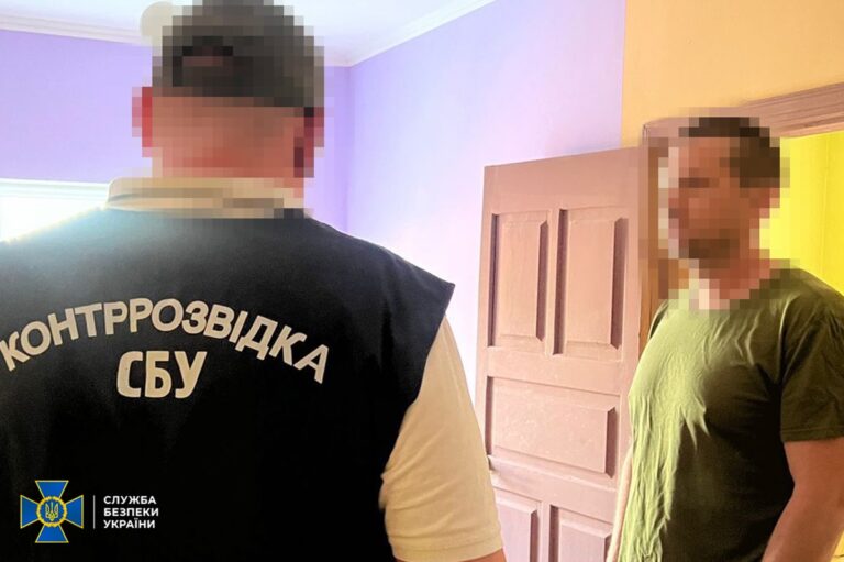 Затримано ділків, які оформлювали чоловіків “викладачами” неіснуючих ліцеїв
