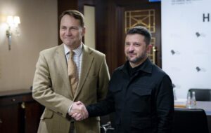 Зеленський зустрівся з главою МЗС Польщі на тлі атаки дронів РФ