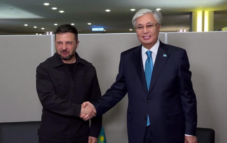 Зенеський і Токаєв обговорили війну в Україні