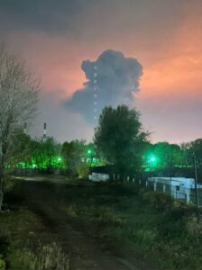 Атака на РФ: в Оренбурзі і Самарі горять газзавод і НПЗ