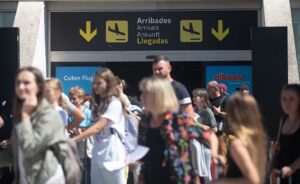 Дрон паралізував роботу аеропорту в Іспанії