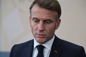 Французи назвали винного в нинішній політичній кризі