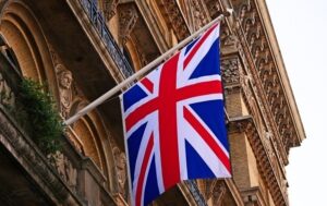 Контррозвідка Британії попередила про активізацію шпигунів з РФ та Китаю