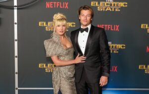 Міллі Боббі Браун показала перше фото з усиновленою донькою