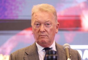 Названа можлива дата бою між Усиком і Вордлі