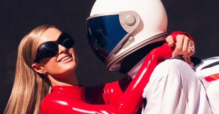 Періс Гілтон повторила легендарний образ Брітні Спірс до Гелловіна