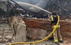 Росіяни атакували залізничну станцію у Сумах: є поранені