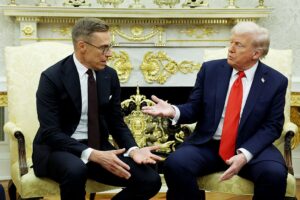 Росіяни кружляють навколо Трампа – глава Фінляндії
