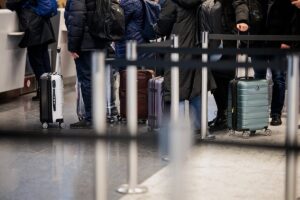 Третій вечір поспіль: аеропорт Вільнюса припинив роботу