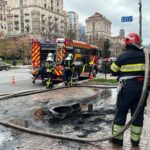У Києві біля будівлі КМДА чоловік підпалив шини