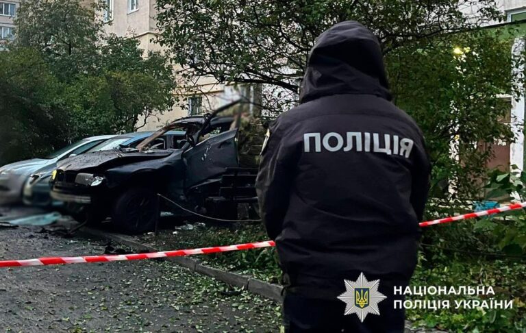 У Києві підірвали автомобіль BMW