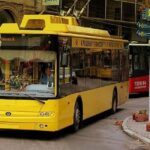 В Києві прорвало водопровід: перекрито рух і змінено маршрути тролейбусів