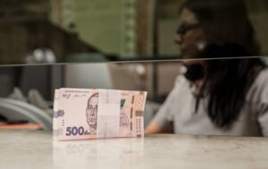 В Україні середньомісячна зарплата зросла на 2,7%