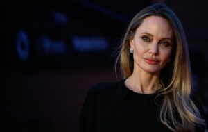 Новини України - Джолі не попереджала владу про свій візит