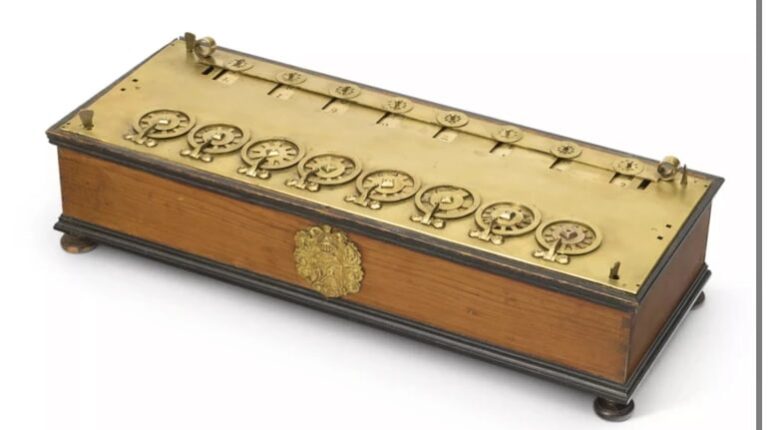 Франція зупинила продаж унікального калькулятора Паскаля