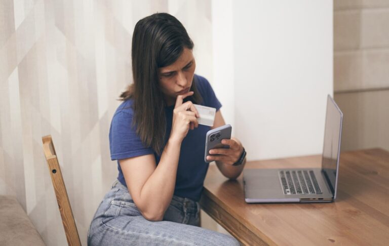 Іспанський сервіс адмінпослуг розриває договори з росіянами – ЗМІ