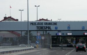 Новини світу - На кордоні Білорусі з Польщею утворилась величезна черга з вантажівок