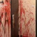 Облив двері колишньої дівчини кров’ю: у Києві суд виніс вирок чоловіку